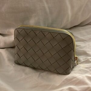 Bottega Venetta Intreciatto Small Half Moon Beauty Pouch - light grey